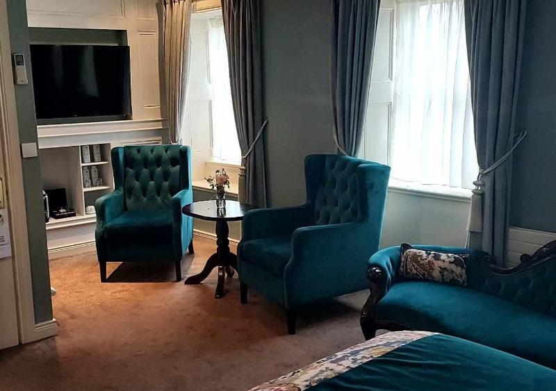 Deluxe Suite image 3