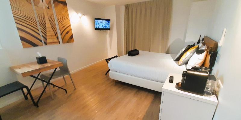Hotel La Marine Vieux Port - image 38