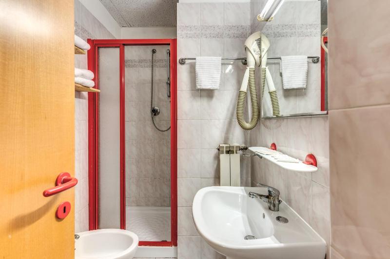 Quadruple Room image 1