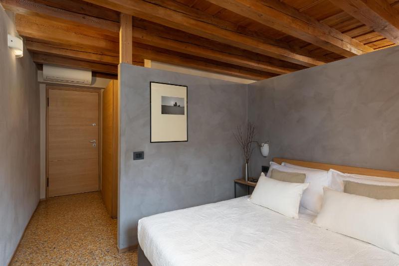 Basic Apartment image 1
