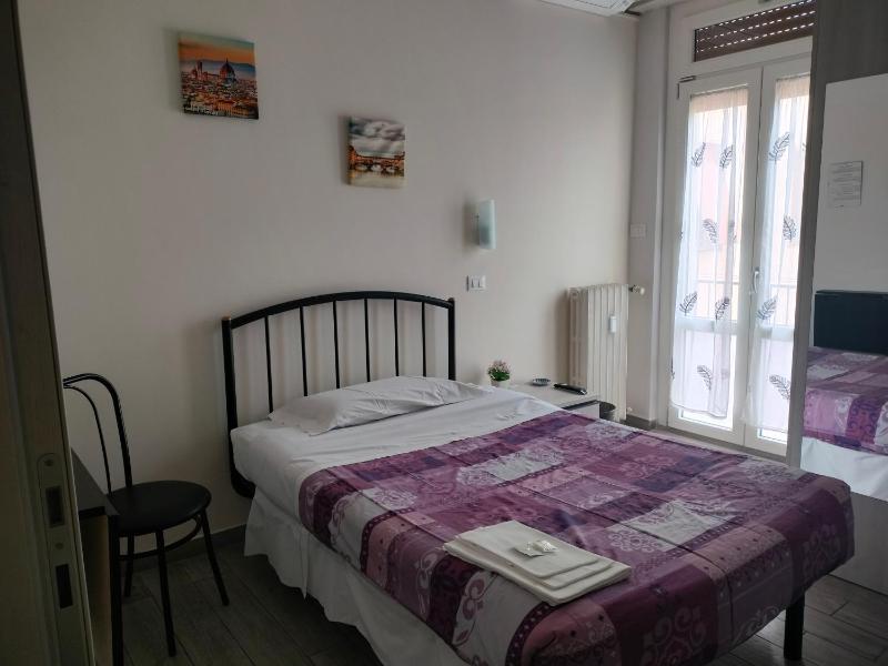 Economy Double Room image 1