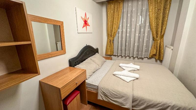 Standard Double Room with Shared Bathroom image 4