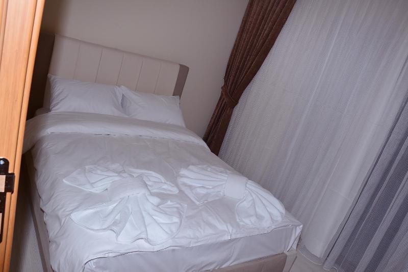 Standard Double Room with Balcony image 2