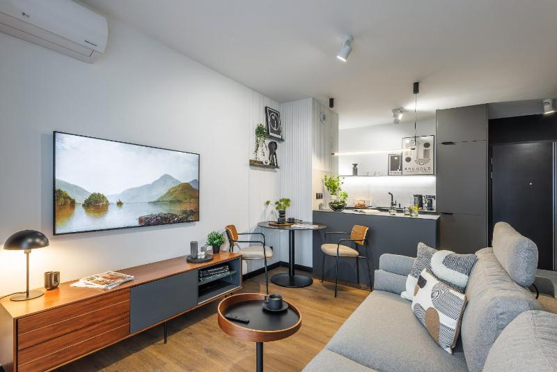 Emihouse Riverside Apartments - image 47