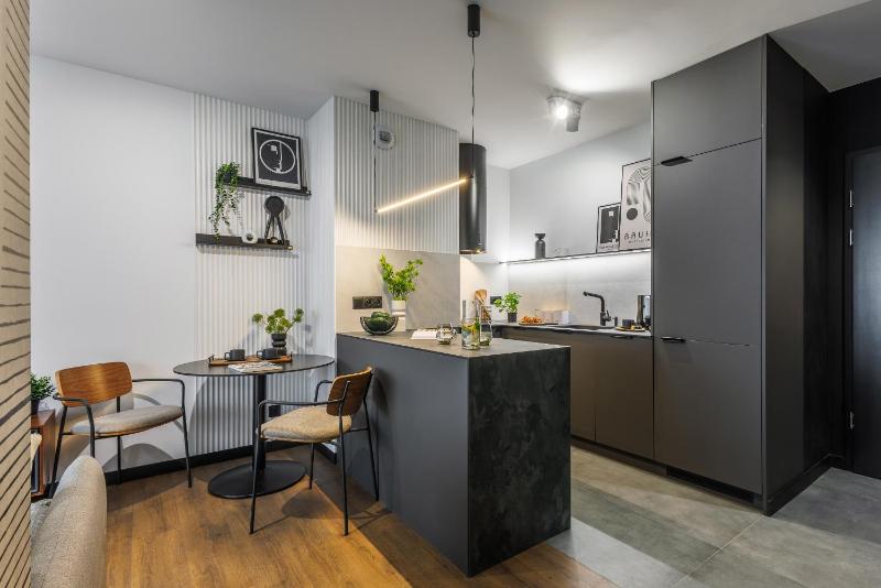 Emihouse Riverside Apartments - image 33