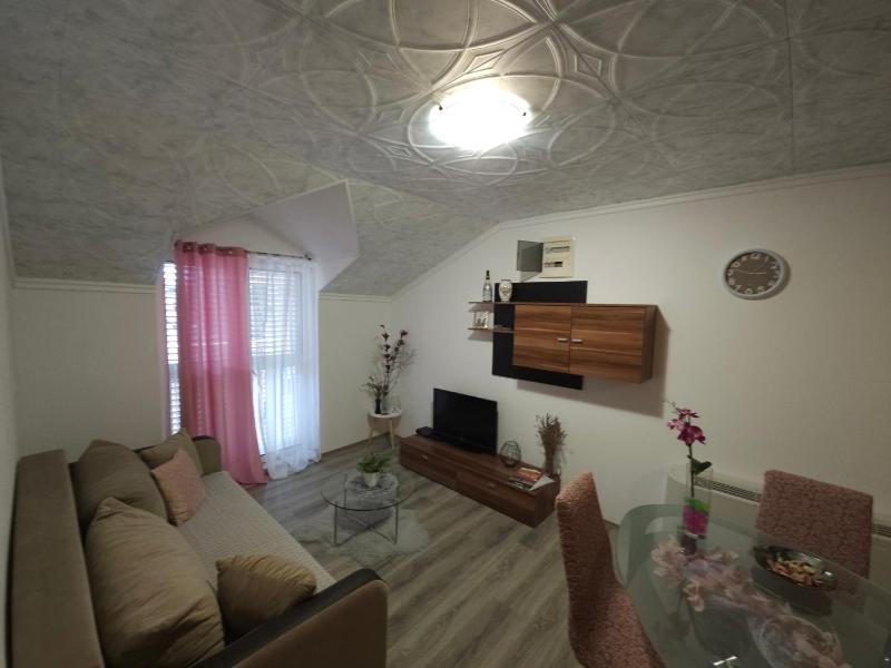 Two-Bedroom Apartment with Balcony image 1