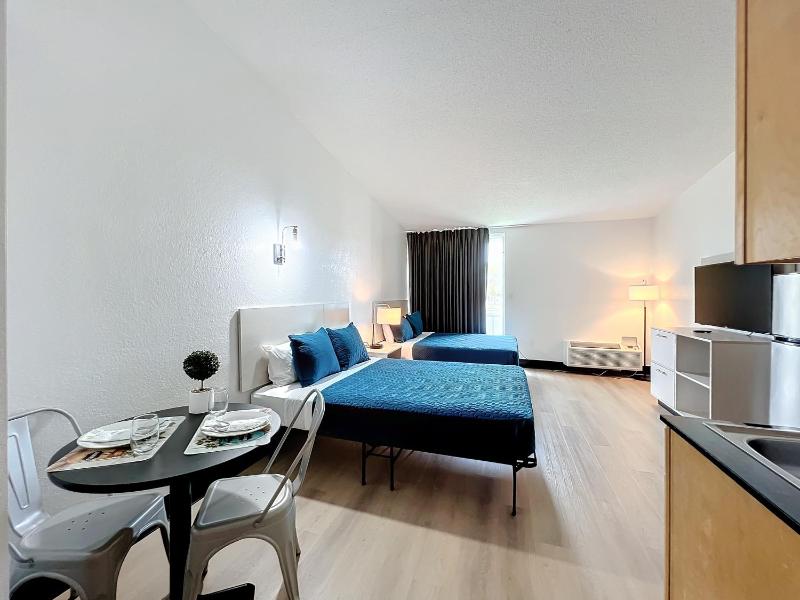 Deluxe Queen Room with Two Queen Beds