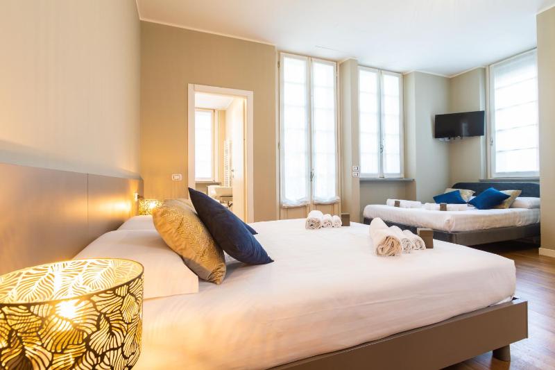 Quadruple Room with Balcony image 3