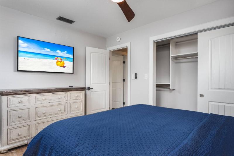 Private Home 2 Miles from Siesta Key - image 35