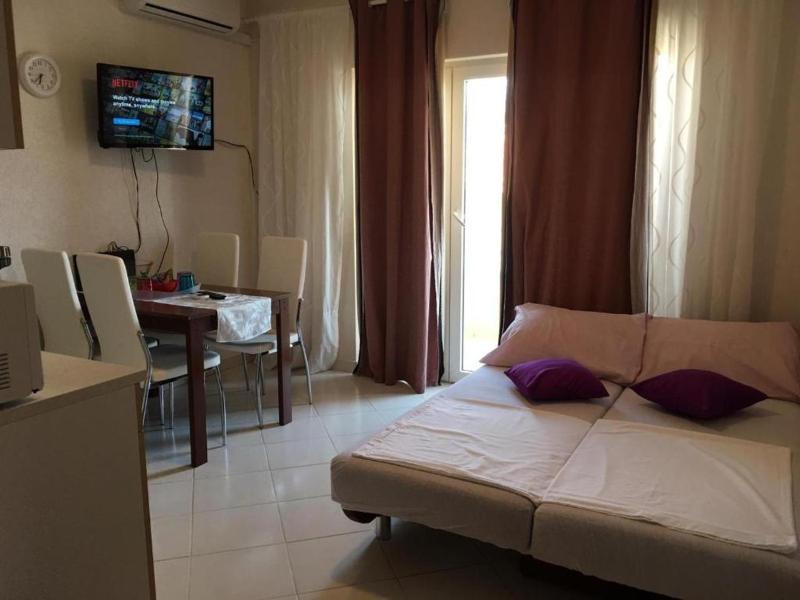 Apartments with parking space Kastel Novi Kastela - 22244 - image 5