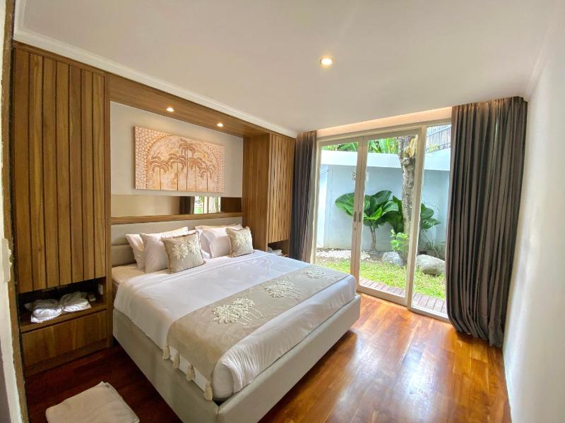 Mila's Villa - image 38