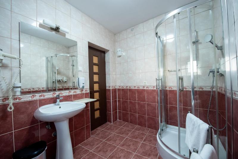 Standard Double Room image 4