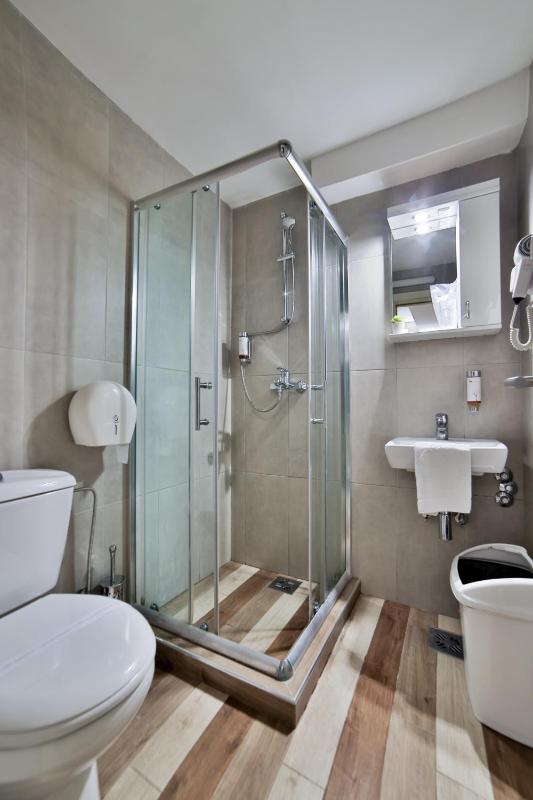 Standard Triple Room image 1