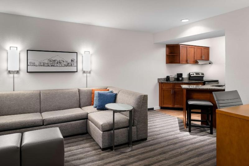 One-Bedroom King Suite image 3