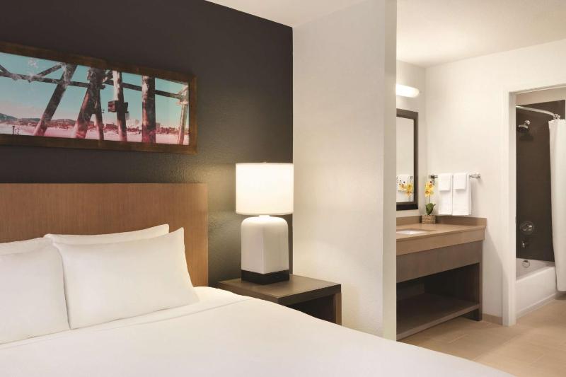 Hyatt House Miami Airport - image 12