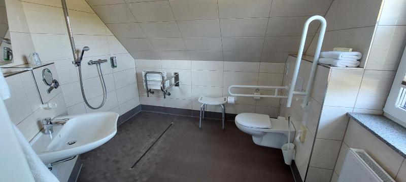 Double Room - Wheelchair Accessible image 2
