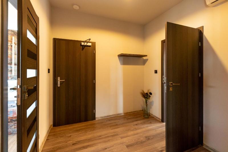 Standard Family Room image 4