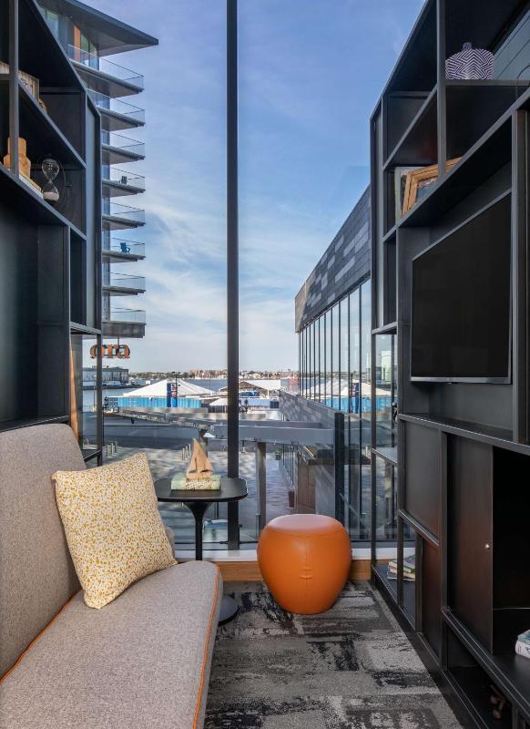 Hyatt Place Boston/Seaport District - image 6