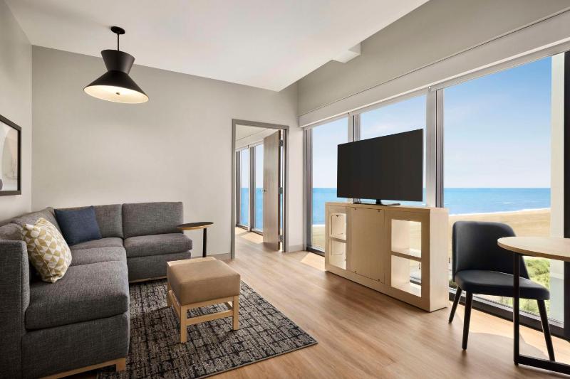 Hyatt Place Virginia Beach Oceanfront - image 4