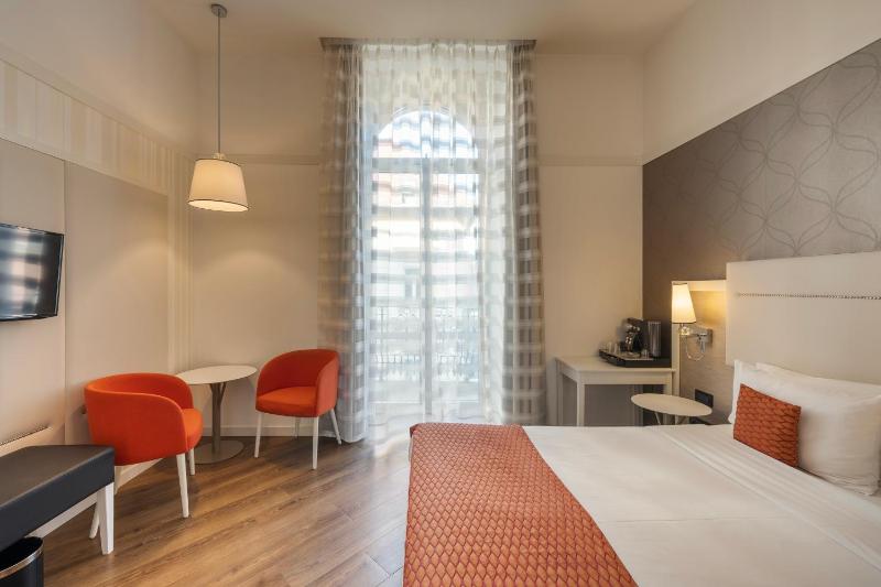 Executive Room image 4