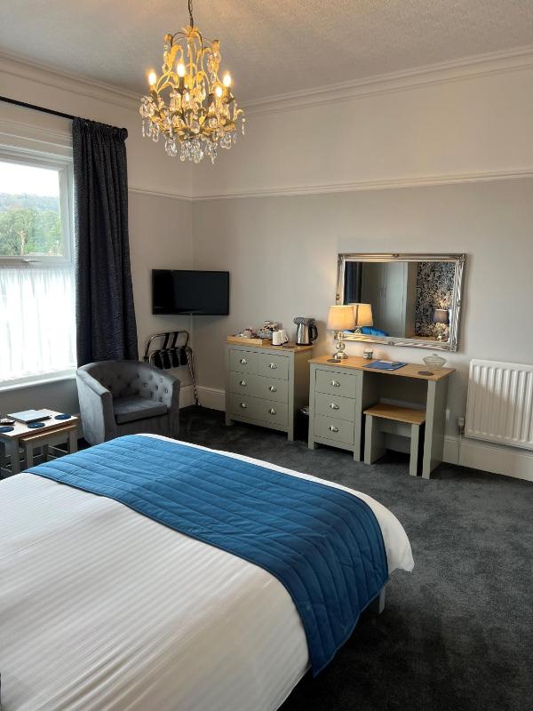 Superior Double Room with Bath image 1