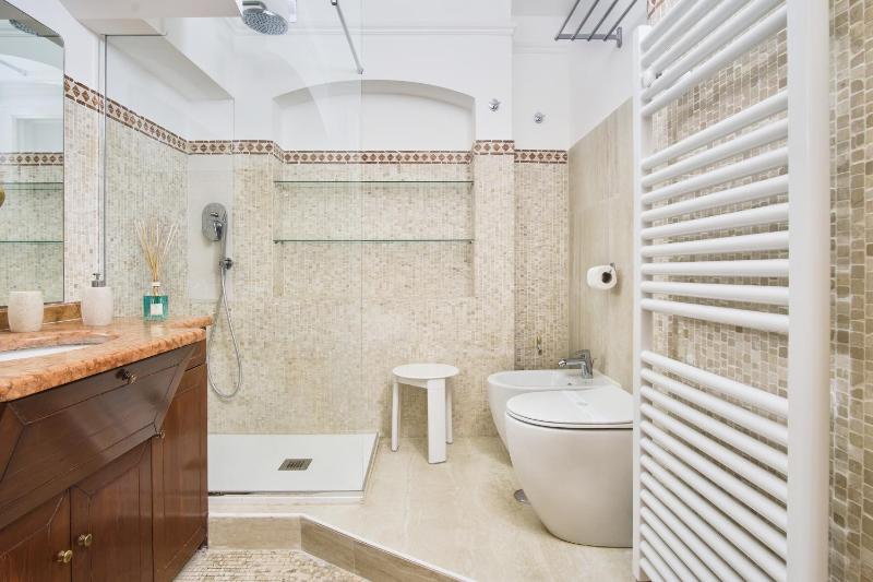 Pink Star Napoli Luxury Apartment - image 7