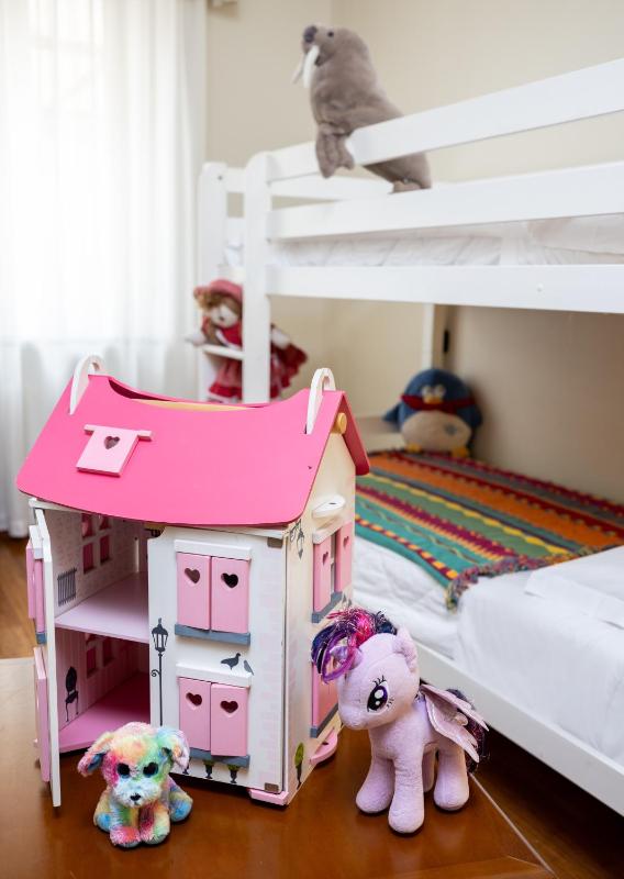 Quadruple Room with Queen Bed image 3