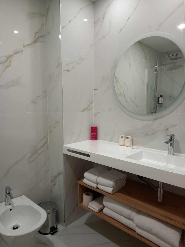 Family Suite (4 Adults) image 4