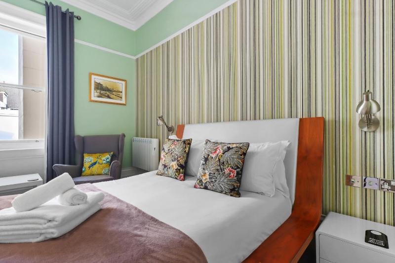 Superior Double Room image 3