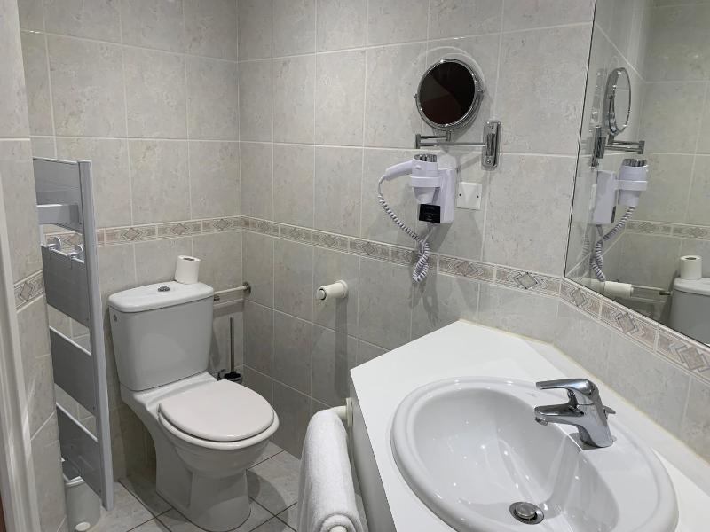 Double Room image 2