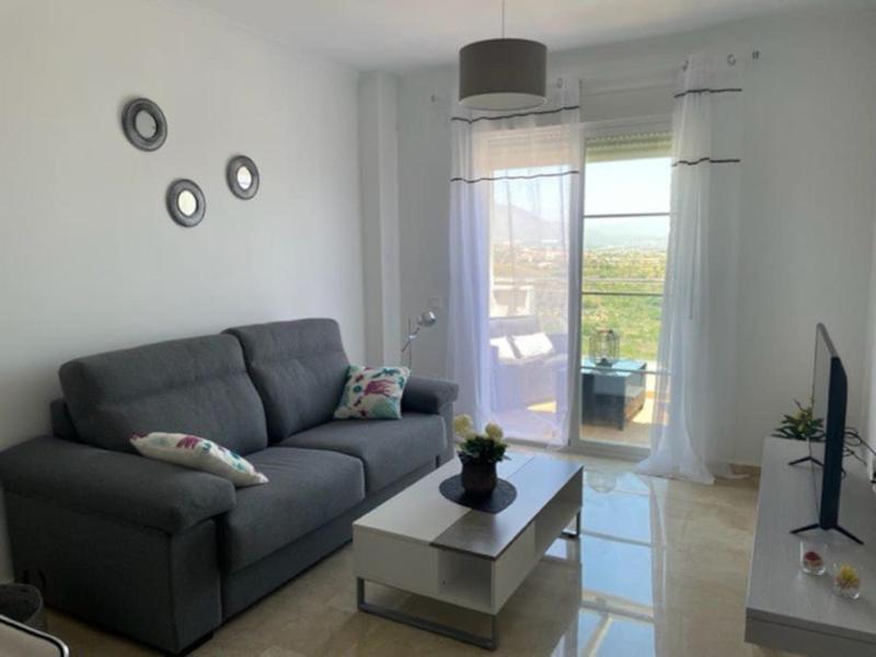 Precioso apartamento con vistas a mar y montaña en Manilva Images