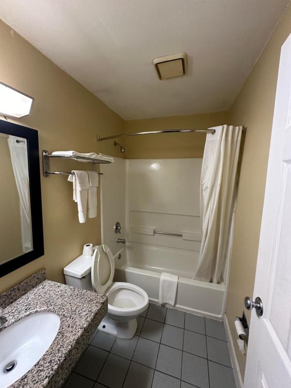 King Room image 2