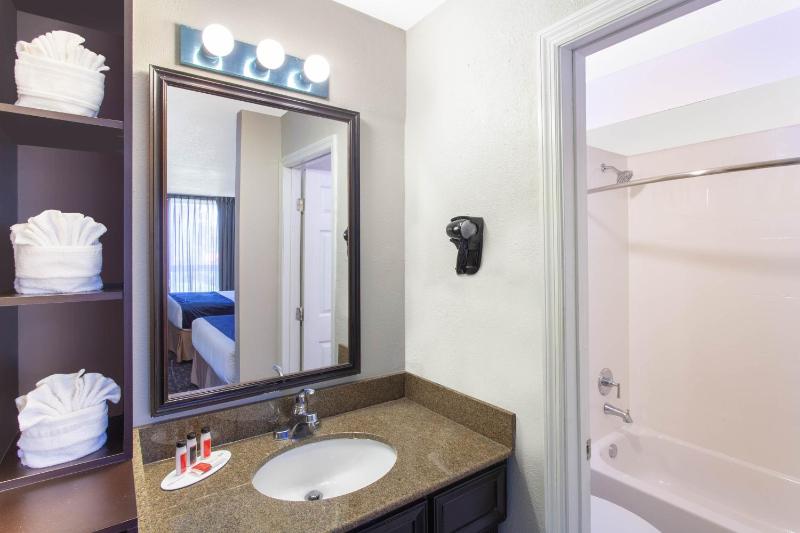 King Room image 1