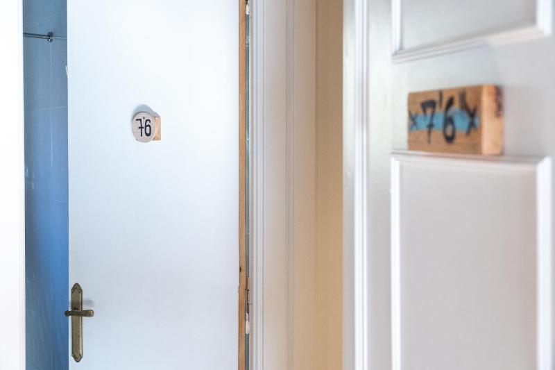 Quadruple Room with Bathroom image 4