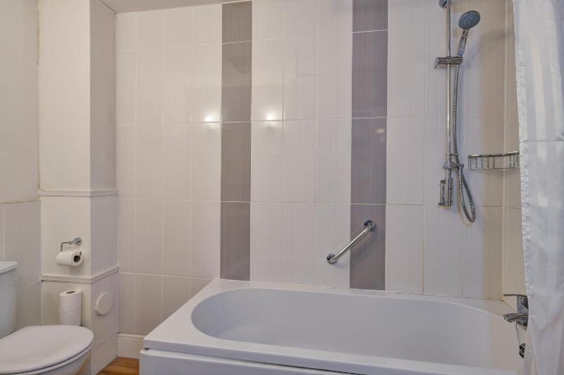 Double Room image 2