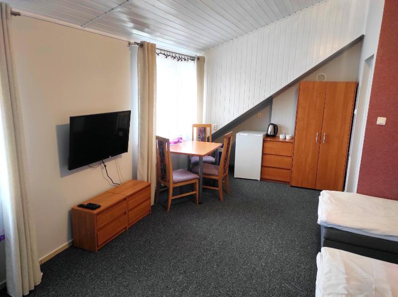 Triple Room with Private Bathroom image 4