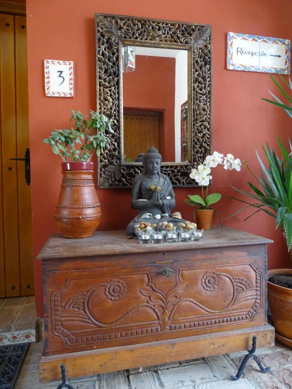 Economy Double or Twin Room image 3