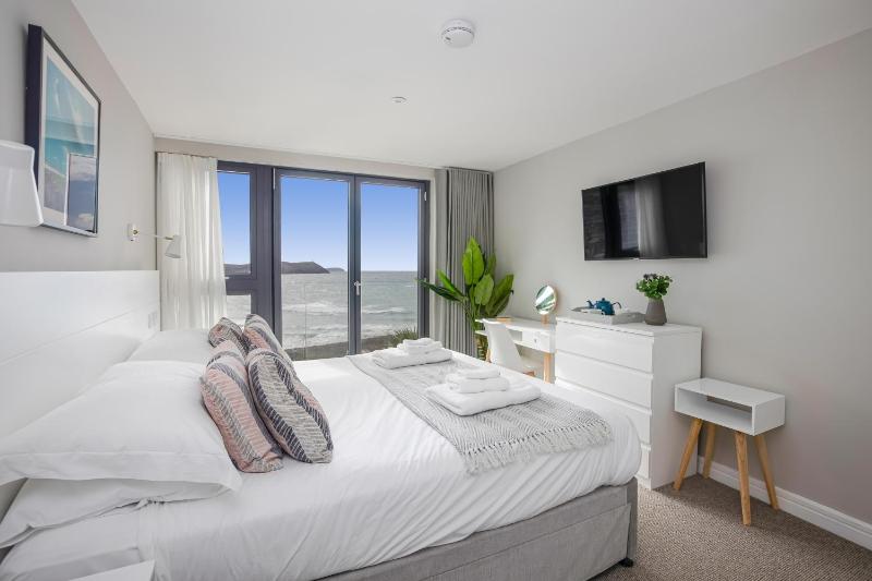 Apartment with Sea View image 4