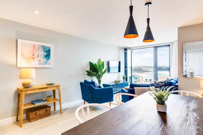 Apartment with Sea View image 3