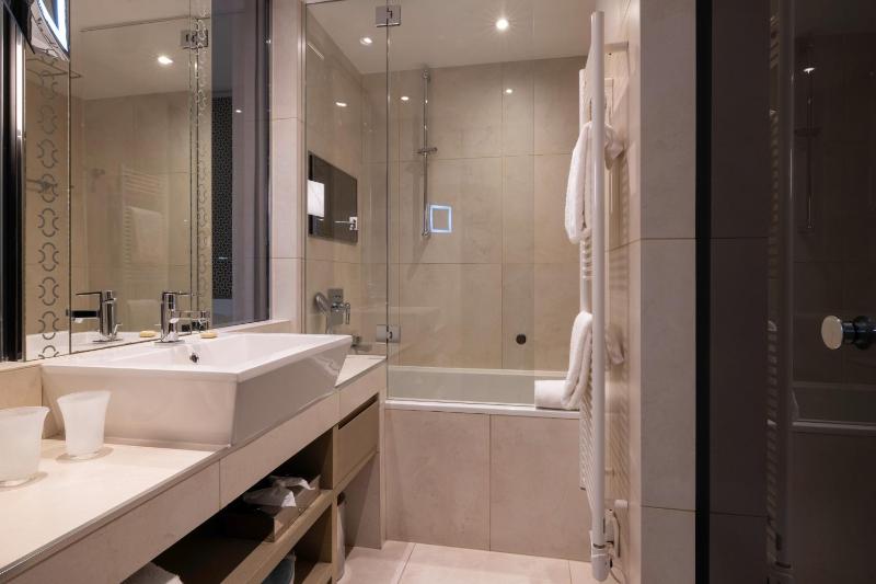 Deluxe Double Room image 1