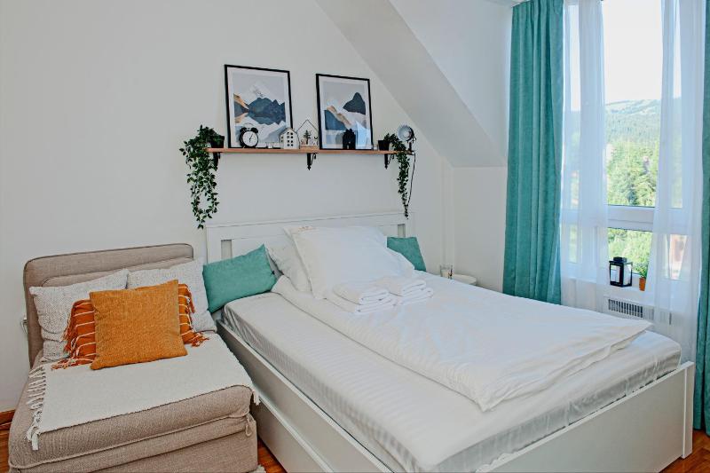 Evergreen Apartment 9C/75 at Kraljevi Čardaci - image 2