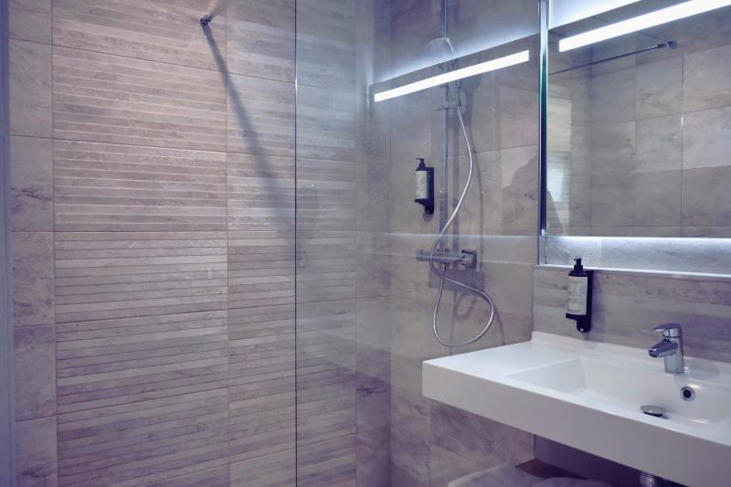 Superior Double Room image 3