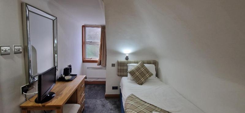 Single Room with Shower image 3