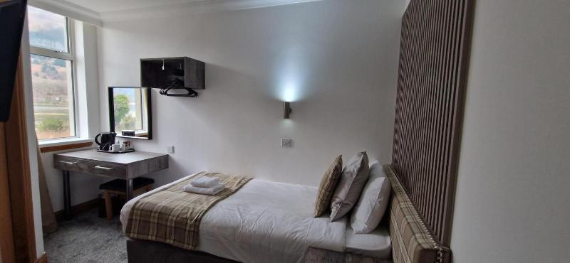 Single Room with Shower image 1