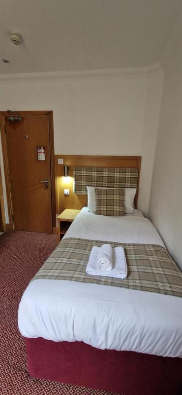 Single Room with Shower image 4