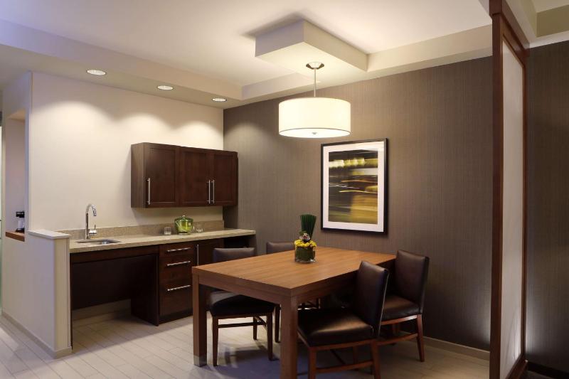 One-Bedroom King Suite with Roll-In Shower - Disability Access image 3