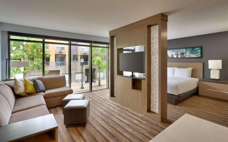 Hyatt House Portland/Downtown - image 5
