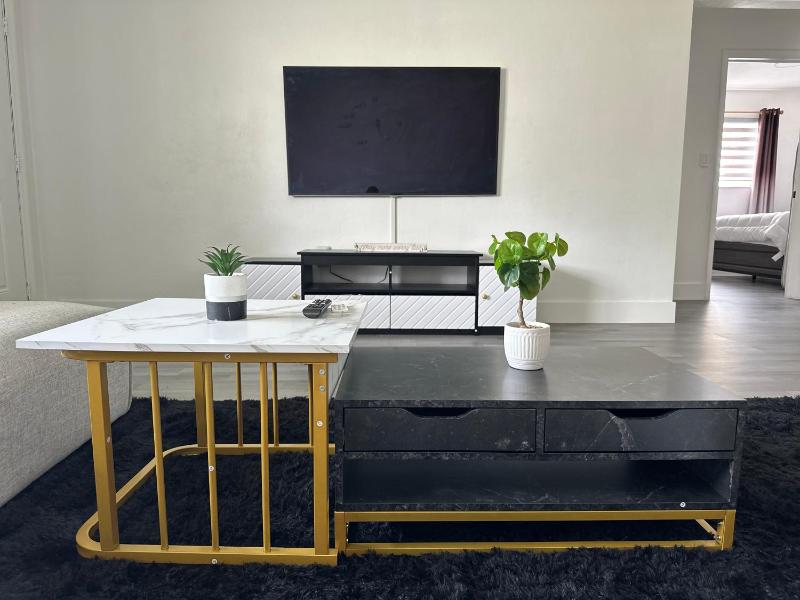 Modern 2BR Unit Near Downtown Images