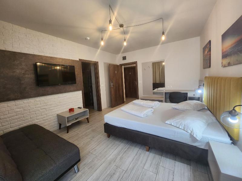 Superior Double Room image 2