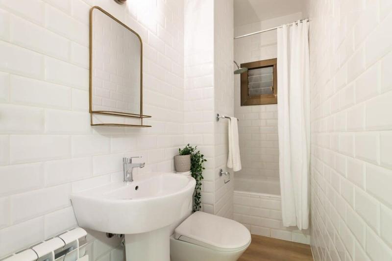 Exclusive Huge 4 Double Bedroom City Center - image 16